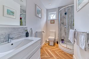 En Suite- click for photo gallery